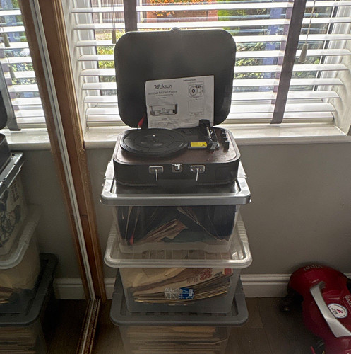 Voksun suitcase record player - record,